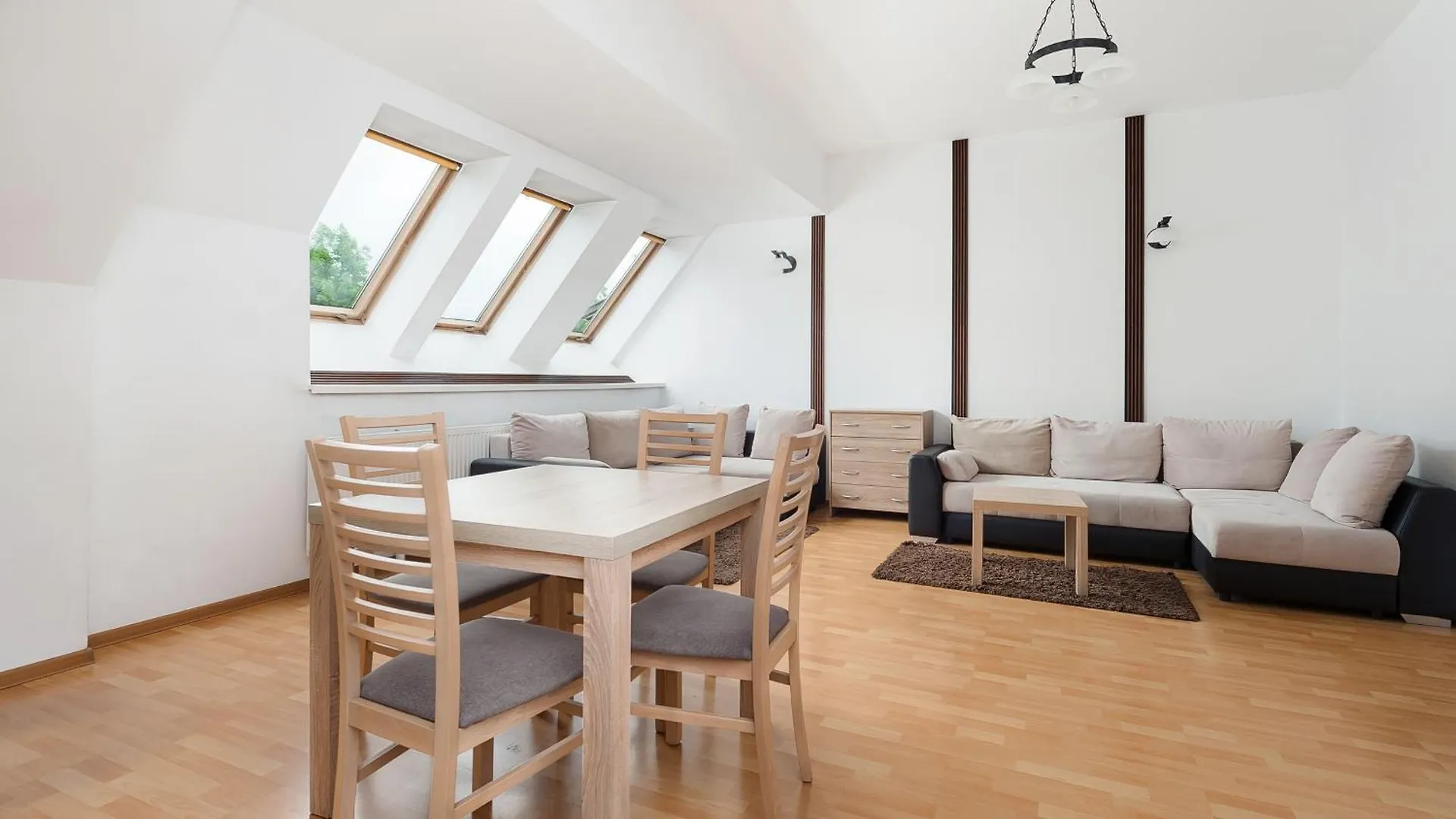 Apartamenty Sun & Snow Centrum ザコパネ 0*,