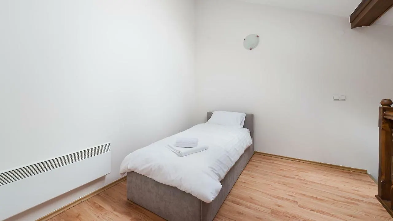 Apartamenty Sun & Snow Centrum ザコパネ 0*,